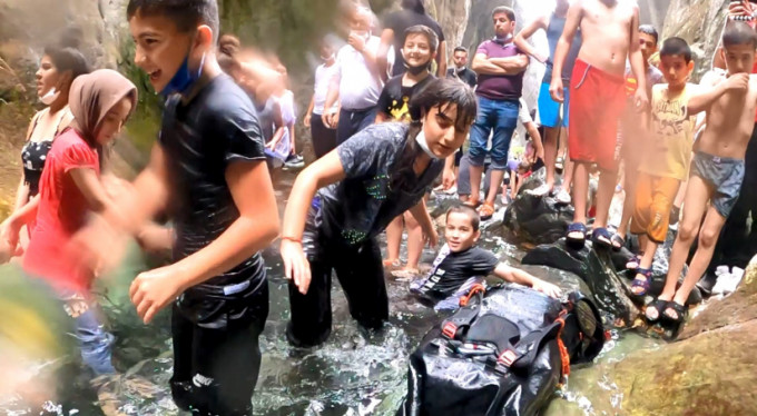 Bursa'da sosyal mesafe yine unutuldu