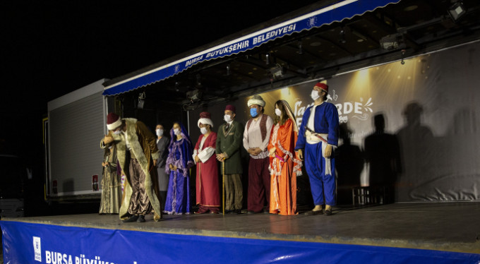 Bursa'da mahalle mahalle dolaşıyor