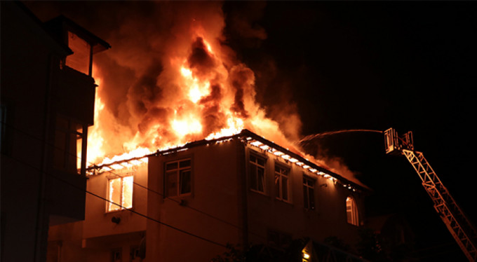 Yangın dehşeti! Yaşlı çift...