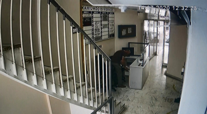 Bursa'daki hırsızlık anı kamerada!