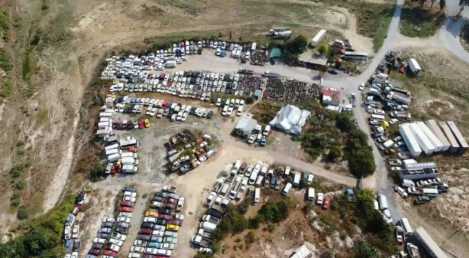 Milyonluk araçlar çürüyor!