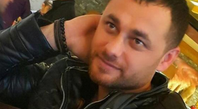 Araç içinde sohbet ederken saldırıya uğradılar!