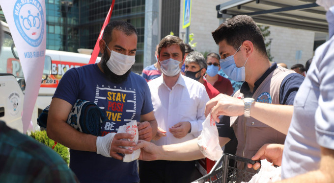 Ayasofya Camii için Bursa'da lokma döktürüldü