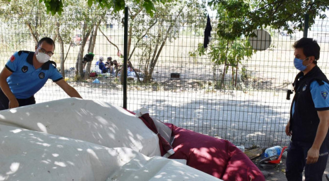 Zabıta hepsini tek tek topladı