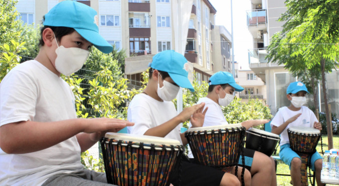 Nilüfer'den çocuklara mahallede enstrüman eğitimi