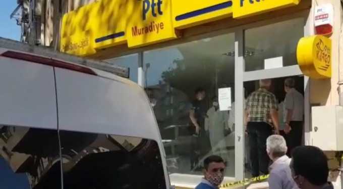 PTT çalışanı şubede intihar