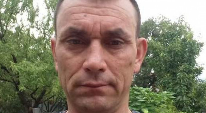 Şelaleye düşen oğlunu kurtarmak isterken...