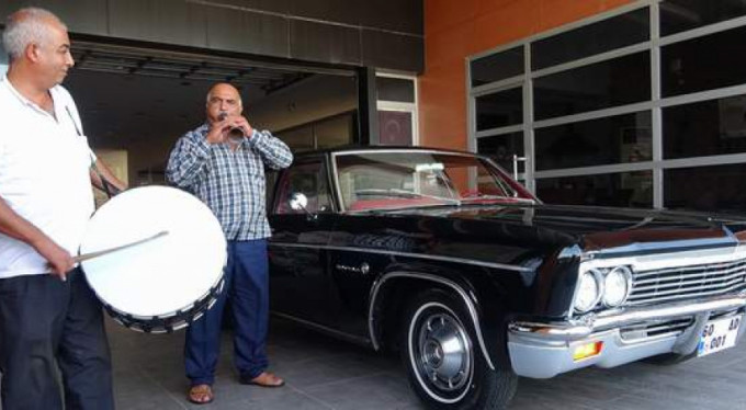 Tam 54 yaşında...Davullu zurnalı teslimat