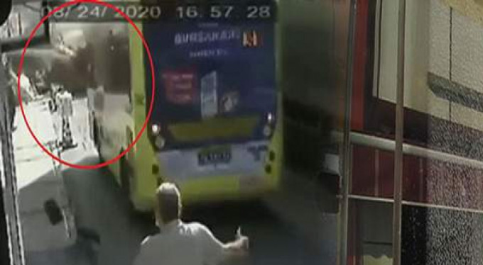 Otobüste faciadan dönüldü...İşte o anlar
