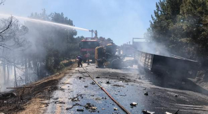 Bursa'dan helikopter havalandı...Yolu kapatan kaza
