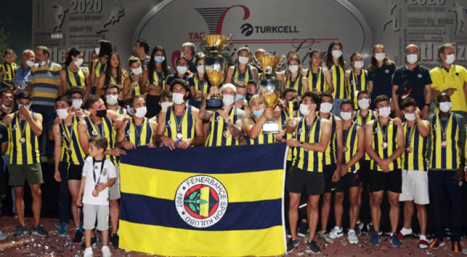 Fenerbahçe  11 yıl sonra Bursa'da şampiyon oldu