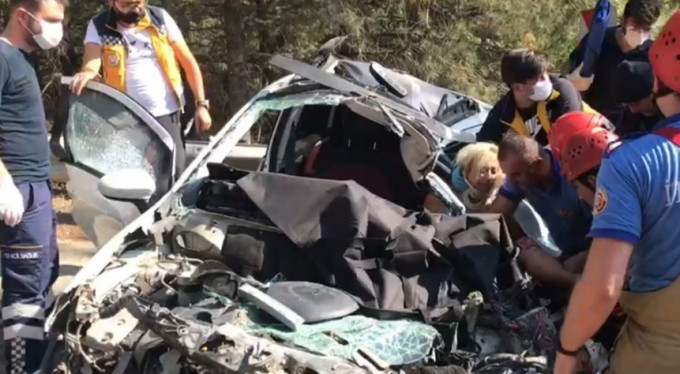 Mucize kurtuluş... 40 tonluk beton mikserinin altından sağ çıktı