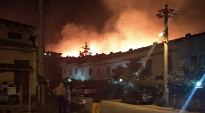 Büyük yangını Bursa'dan da izlediler