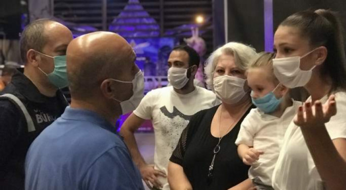 Bursa'da kaçak kına gecesine baskın