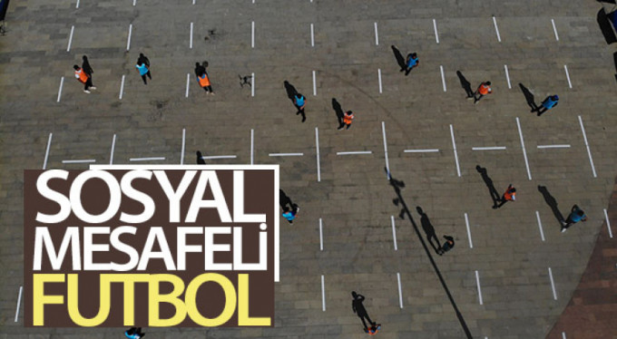 Sosyal mesafeli futbol