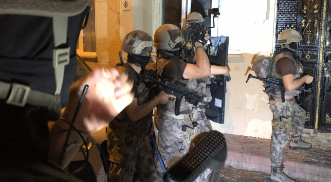 Bursa'da 52 gözaltı