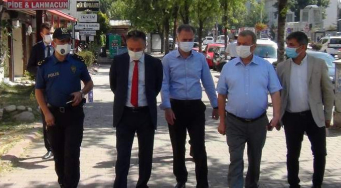 Bursa'da maske takmayan 4 polise ceza