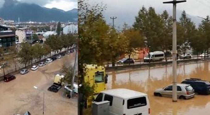 Bursa'yı sel götürdü