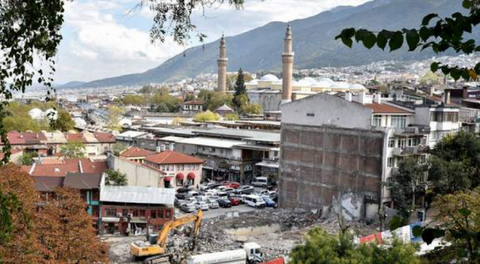 Ulu Cami göründü sıra hanlarda&nbsp;