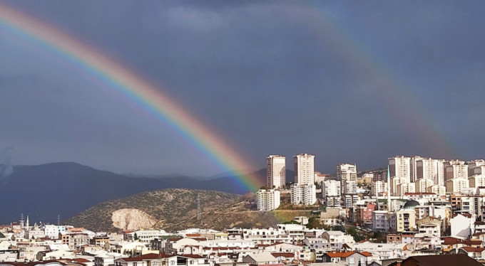 Bursa'da görenler telefonlarına sarıldı