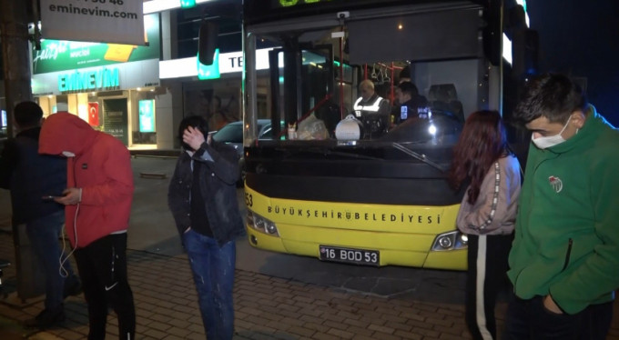 Kısıtlamayı delip minibüsle gezdiler, 'Uyuşturucu satmaya çıktık' dediler