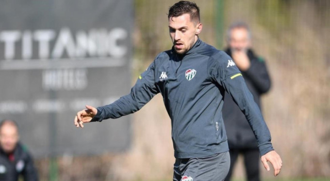 Bursaspor'da Burak Altıparmak belirsizliği