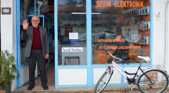 Yarım asırdır radyo ve televizyonları onarıyor