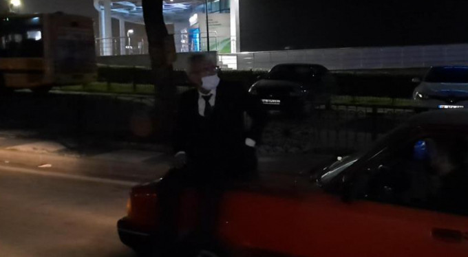 Bursa'da aracını bağlatmamak için polise direndi