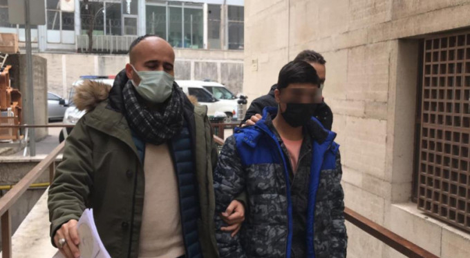 Tacizciyi montu ele verdi