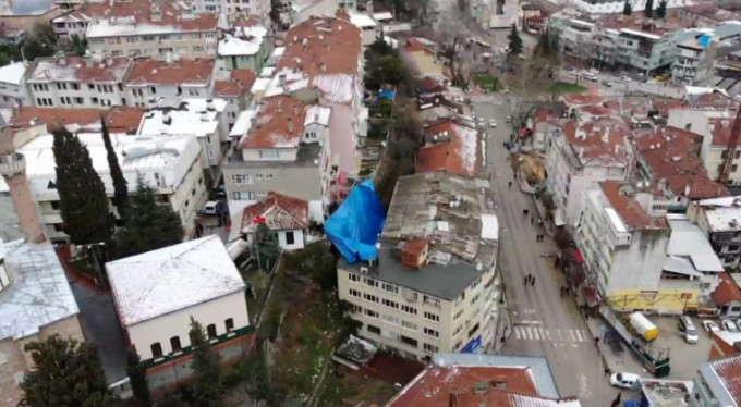 Toprak kaymasının yaşandığı mahalleye brandalı önlem