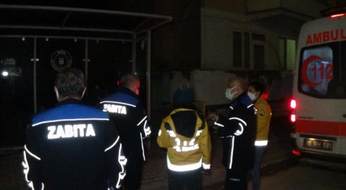 Otobüs durağında kalan şahıs için seferber oldular