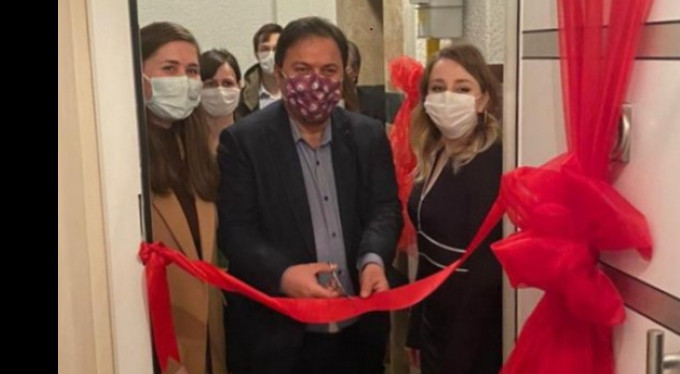 İki genç kadın hukukçu güçlerini birleştirdi