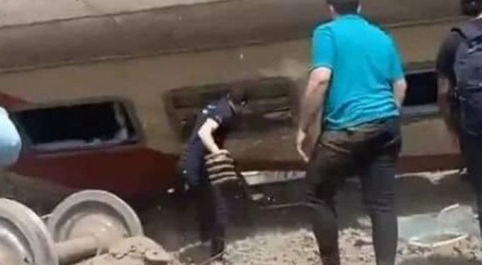 Mısır'da tren raydan çıktı: 8 ölü, 97 yaralı