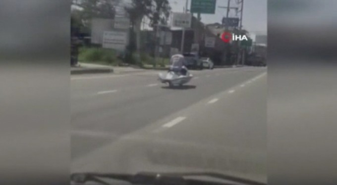 Jet skiye teker taktı otobana çıktı