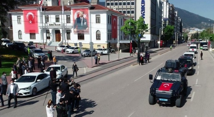 Bursa'da buruk 23 Nisan kutlaması