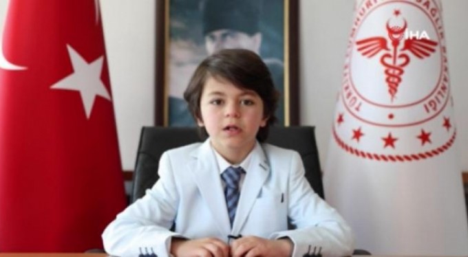 Bakan Koca'dan meraklandıran paylaşım