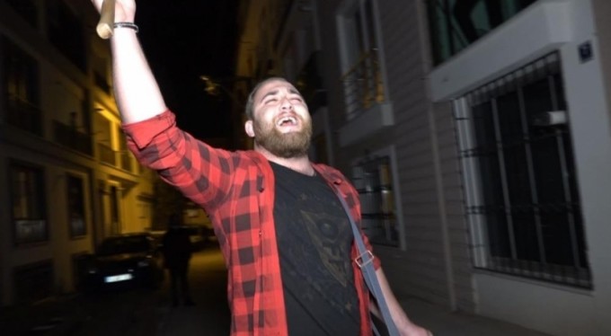 Bursa'da ramazan davulcusundan mahalleliye resital