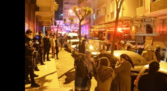 Sahur vakti çıkan yangın, vatandaşı sokağa döktü