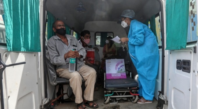 Hindistan'da bir günlük acı tablo; 386 bin 452 yeni vaka