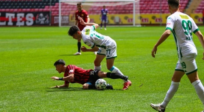 Eskişehir'de Timsah'ın yüzünü gençler güldürdü: 5-1