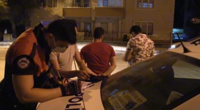 Boş kağıt oyunu polise takıldı, cezadan kurtulamadılar