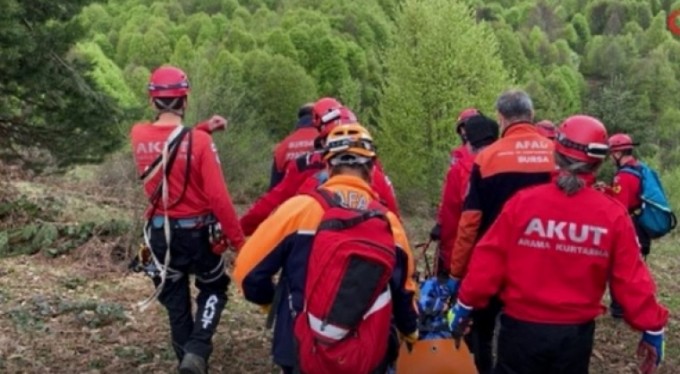 Define ararken düştü, öldü