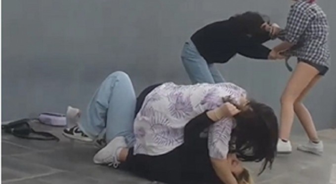 Vallahi pes! Fenomen olmak için dövdüler