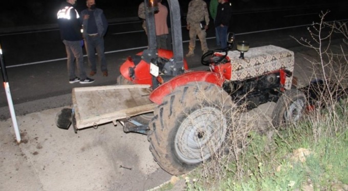 Tarla yolunda acı kaza; 2 kişi öldü