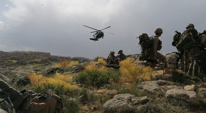 Bakan Akar: Pençe harekatında 53 terörist etkisiz hale getirildi