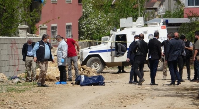 Sokakta yanmış ceset şoku