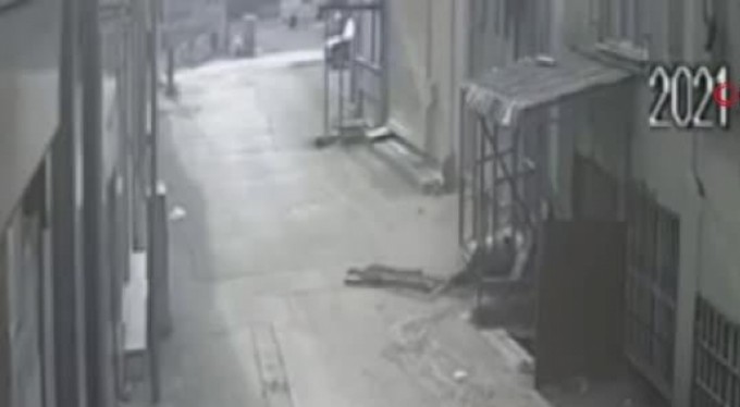 Caraskal koptu, genç adam 5.kattan böyle düştü