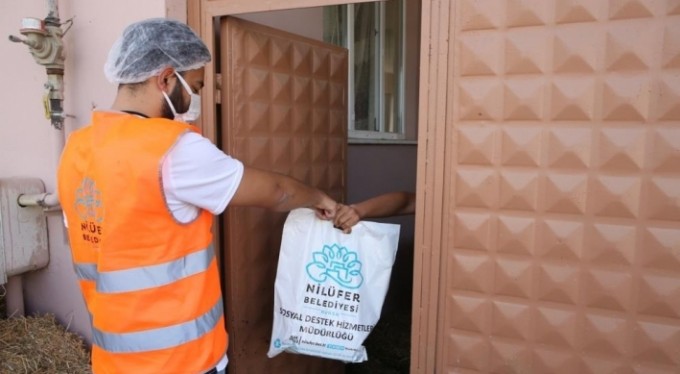 Nilüfer'de her gün 200 kişiye sıcak yemek
