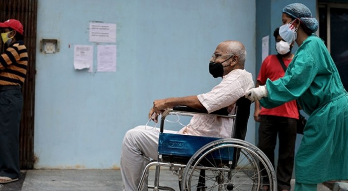 Hindistan'da günlük vakada yeni rekor: 414 bin 188