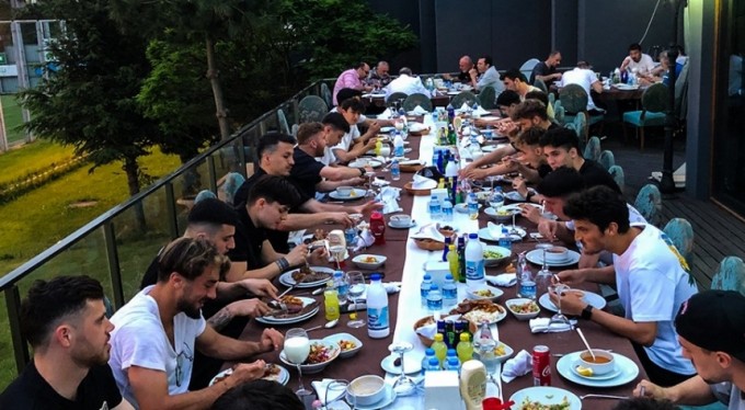 Bursaspor'da oyuncular ve yönetim iftarda buluştu